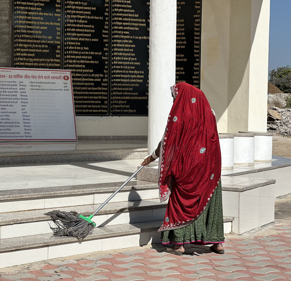 Clean water tank maintenance